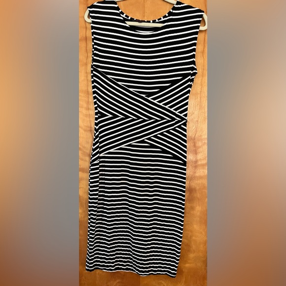 viwenni Dresses & Skirts - Black and White Striped Pencil Dress